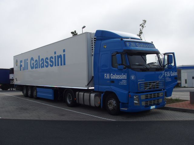 Volvo-FH12-460-Galassini-Holz-120904-2-I[1].jpg - Frank Holz
